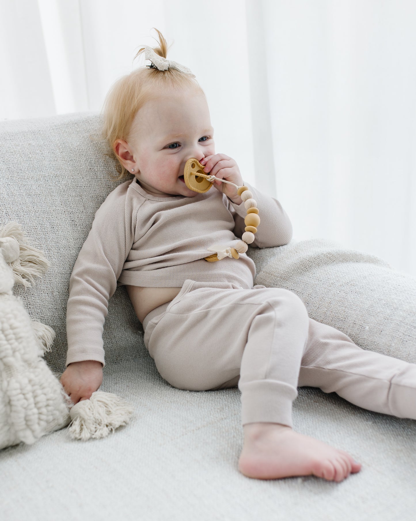Mila and Lulu safe beaded dummy clip