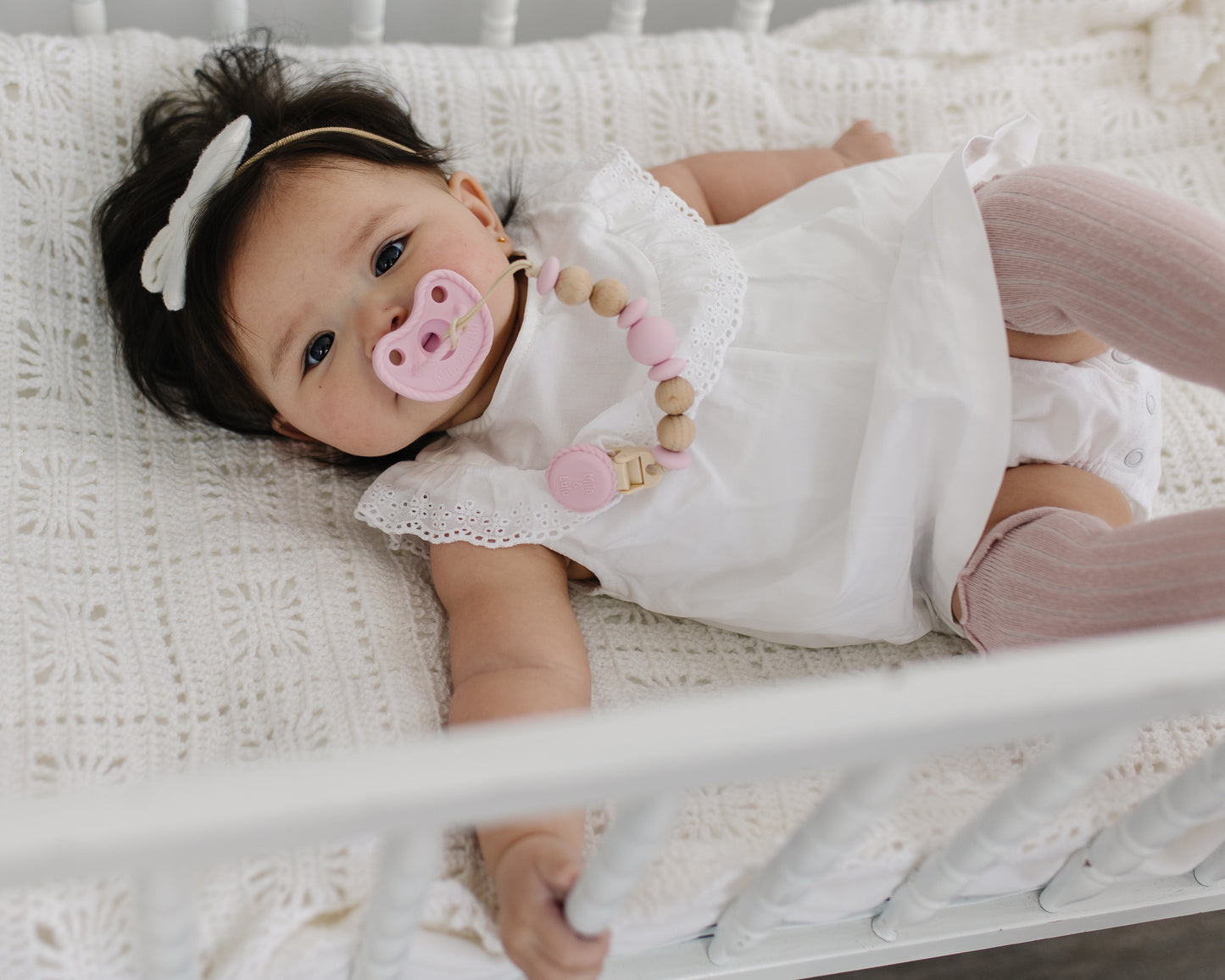 Silicone and wood non-toxic pacifier clip