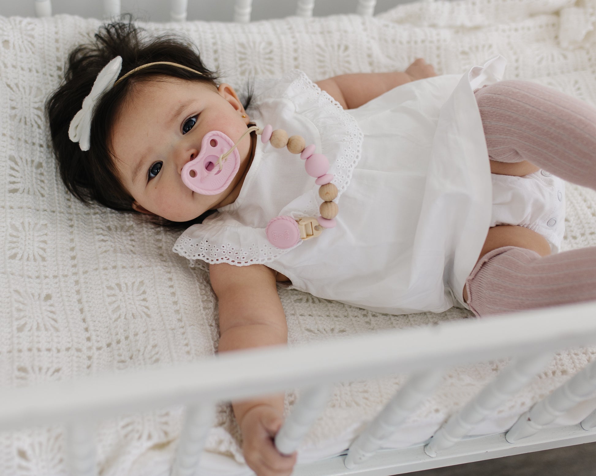 Silicone and wood non-toxic pacifier clip