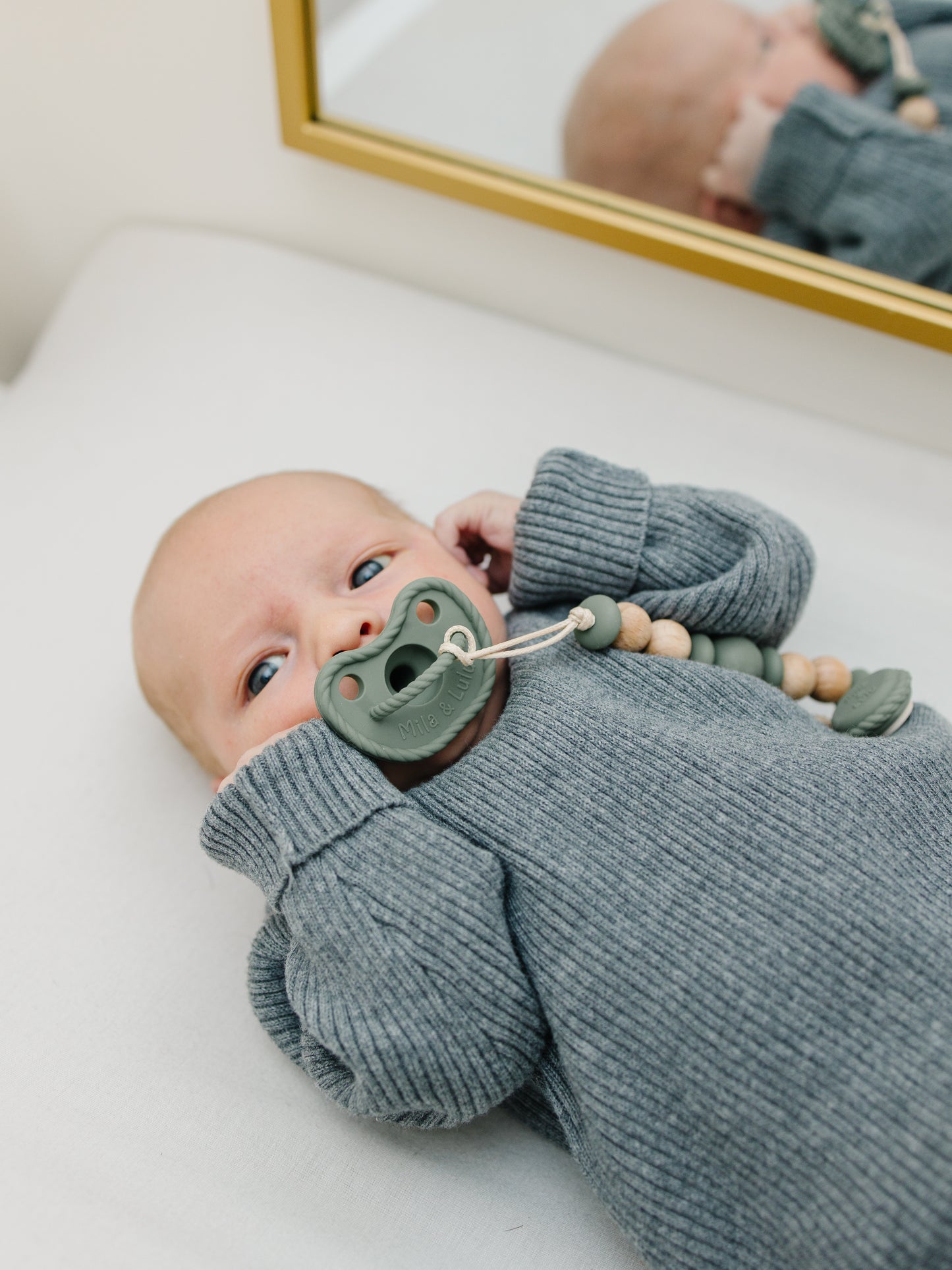 New born round shape silicone pacifier, BPA-free, non-toxic and safe for babies